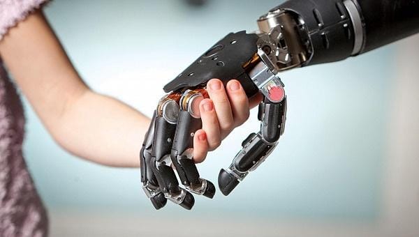 أطراف صناعية لليد